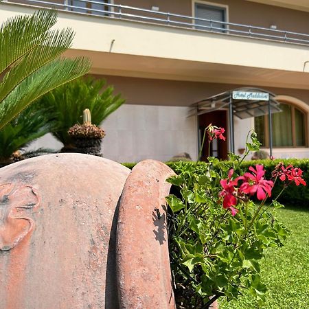Hotel Maddaloni Tufino ภายนอก รูปภาพ