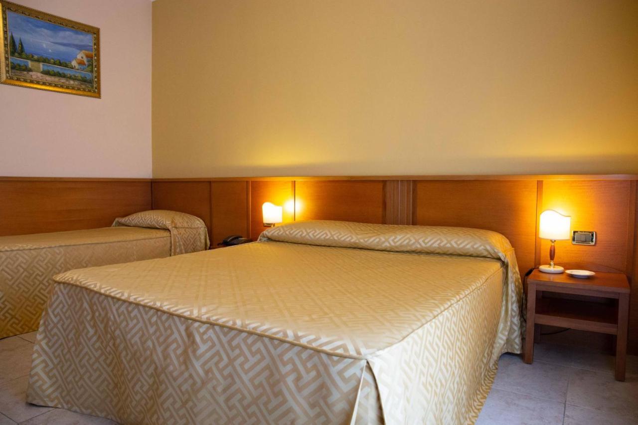 Hotel Maddaloni Tufino ภายนอก รูปภาพ