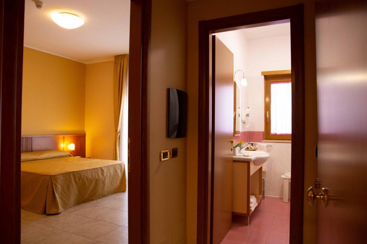 Hotel Maddaloni Tufino ภายนอก รูปภาพ