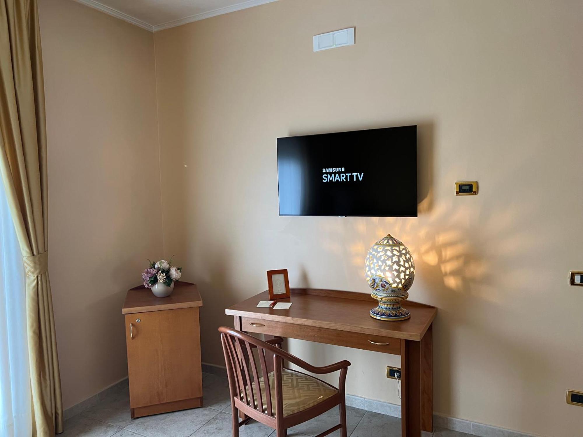 Hotel Maddaloni Tufino ภายนอก รูปภาพ