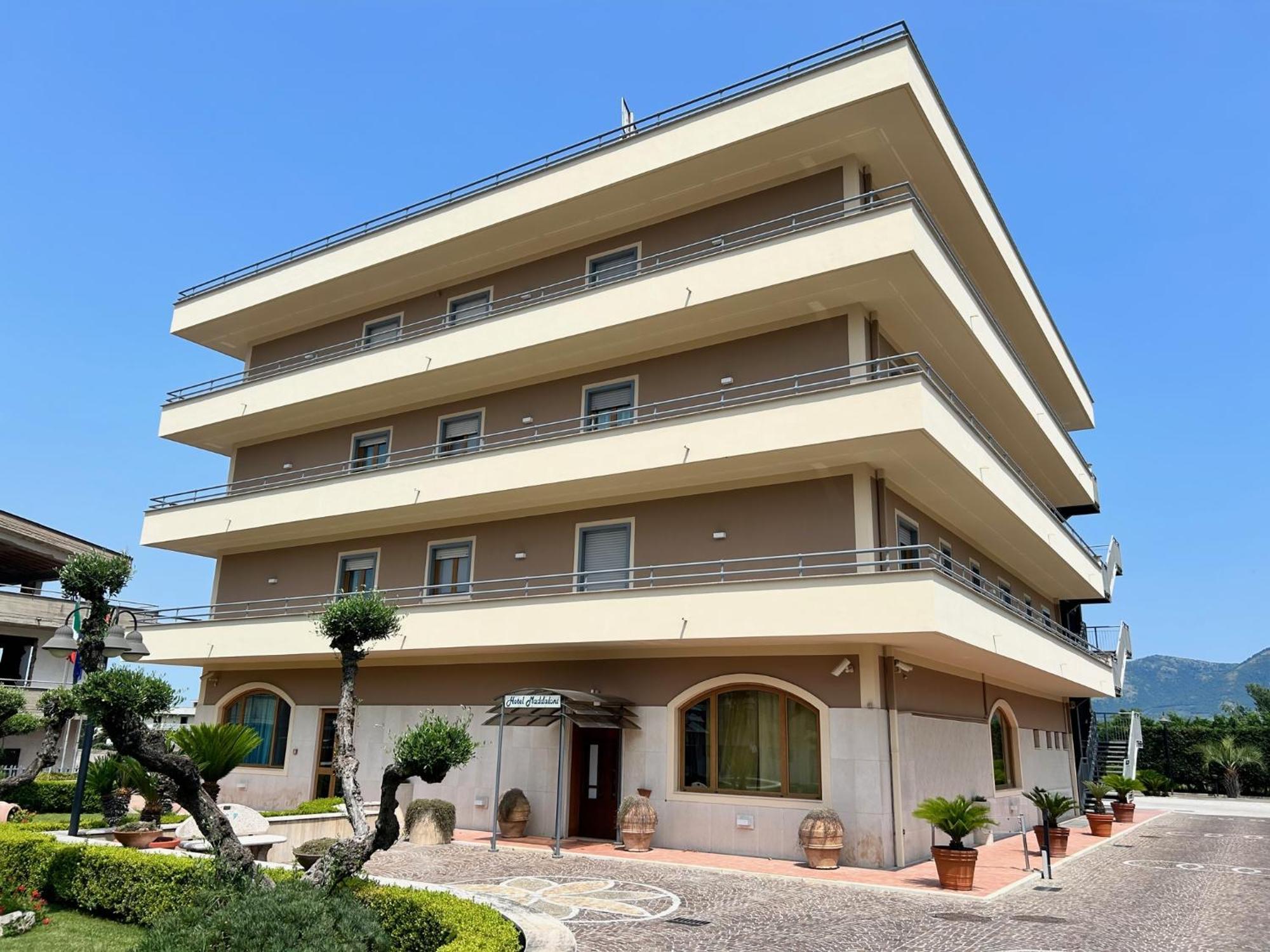 Hotel Maddaloni Tufino ภายนอก รูปภาพ